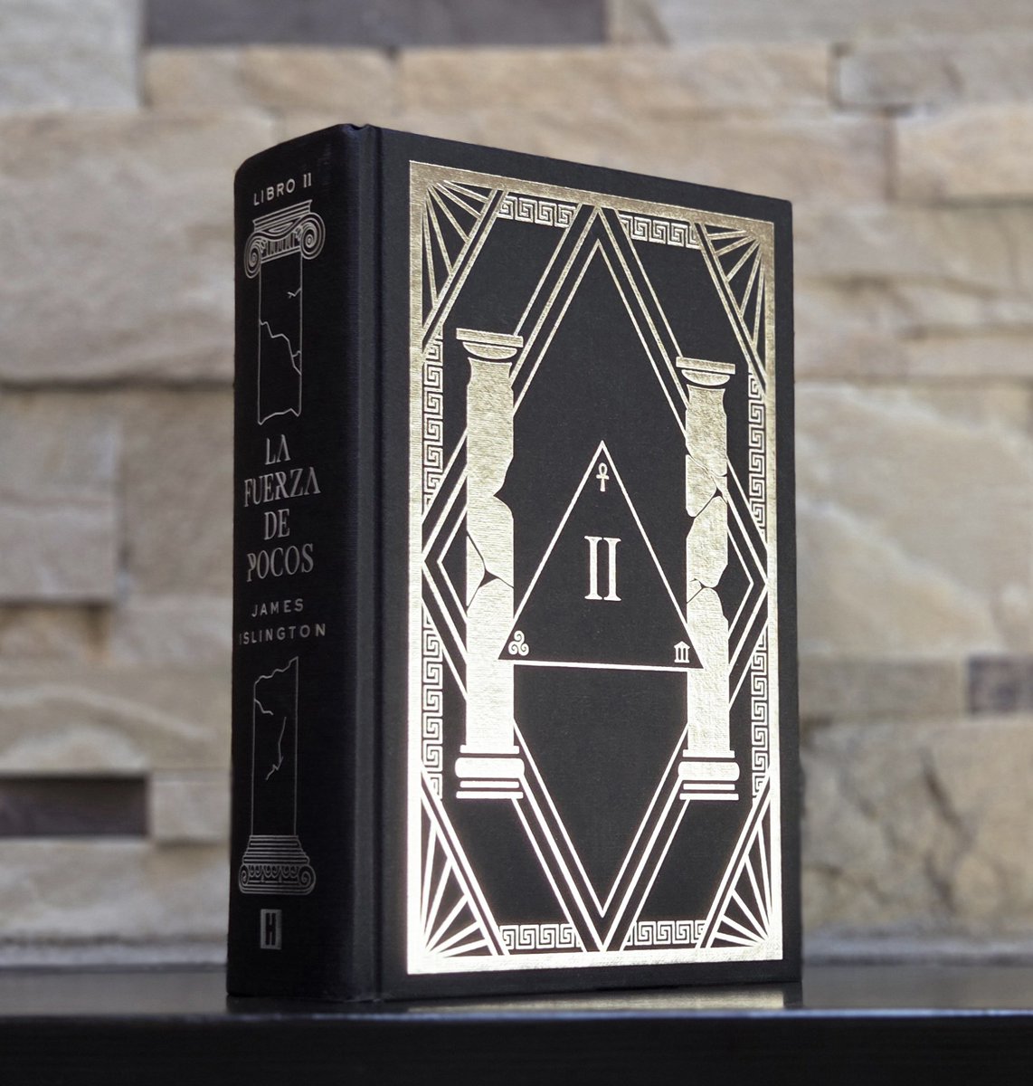 Terminado La fuerza de pocos.
Me reafirmo: me encanta esta saga. Su principal fuerte es su mundo e ir descubriendo poco a poco todos sus porqués. El prota es un deus ex machina en sí mismo pero la historia tiene tantas otras cosas buenas que hasta se lo perdonas.

Reseña ⬇️