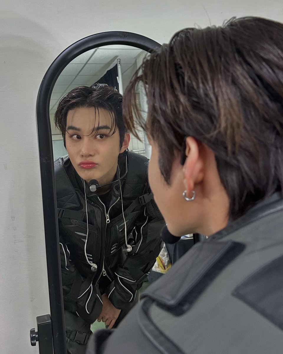 JUNGWOO. tweet media