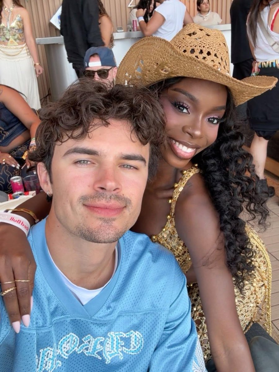 OK! Magazine USA tweet media