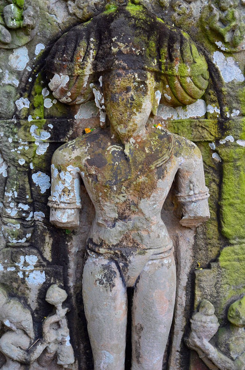 ସାଭରକର ଓ ଗୋଲୱାଲକର ଯେଉଁ ଶମ୍ଭାଜୀକୁ ଧର୍ଷକ, ମଦ୍ୟପ ଓ ଅଯୋଗ୍ୟ ରଜା ବୋଲି ଉଲ୍ଲେଖ କରିଛନ୍ତି, କିଛିଦିନ ତଳେ ସେଇ ବର୍ଗୀର ମୃତ୍ୟୁଦିନରେ ଶମ୍ଭାଜୀକୁ ଶ୍ରଦ୍ଧା ଓ ଓଡ଼ିଶାବାସୀଙ୍କୁ ଅଭିନନ୍ଦନ ଜଣାଇଥିବା ମନ୍ତ୍ରୀବର ଆଜି ଓଡ଼ିଶାର ସଂସ୍କୃତ କବି ଜୟଦେବଙ୍କ ଜୟନ୍ତୀରେ ହାତବାନ୍ଧି ବସିଲେ, ଧାଡ଼ିଟିଏ ବି ଲେଖିବାକୁ ବଳ ପାଇଲେନାହିଁ।

ତାଙ୍କ