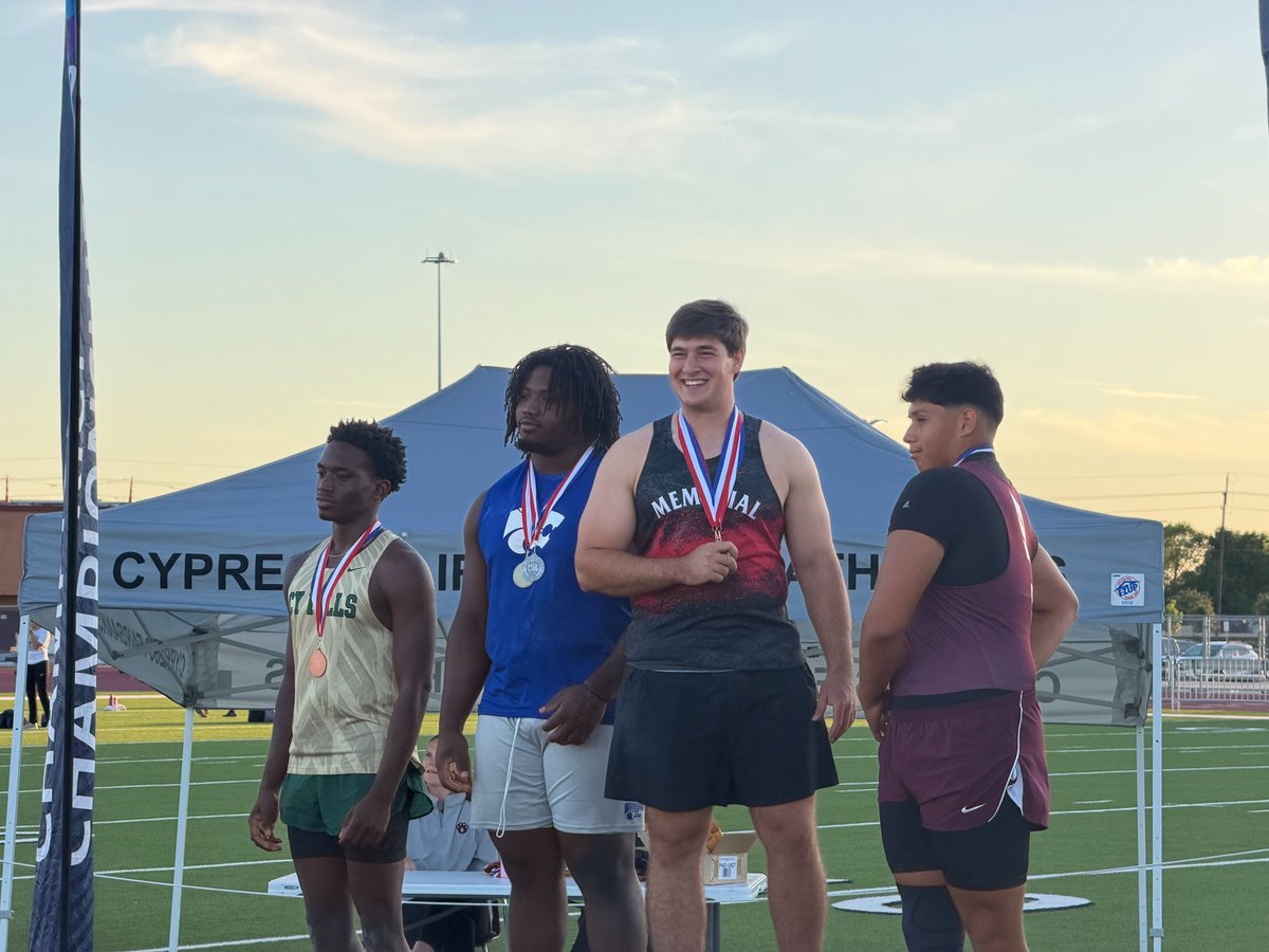 Mustangs_XC's tweet photo. Congratulations to our Regional Meet Field Event qualifiers! Harrison Rabel and Sophie Vlasak - Shot Put and Discus, Avery Autenreith and Meredith Kim - Pole Vault, Cate Bryant - High Jump and Long Jump, Olivia Bullocks - High Jump, and Matthew Dang - Triple Jump #WeAreMemorial https://t.co/Pe5RU0J5Nu