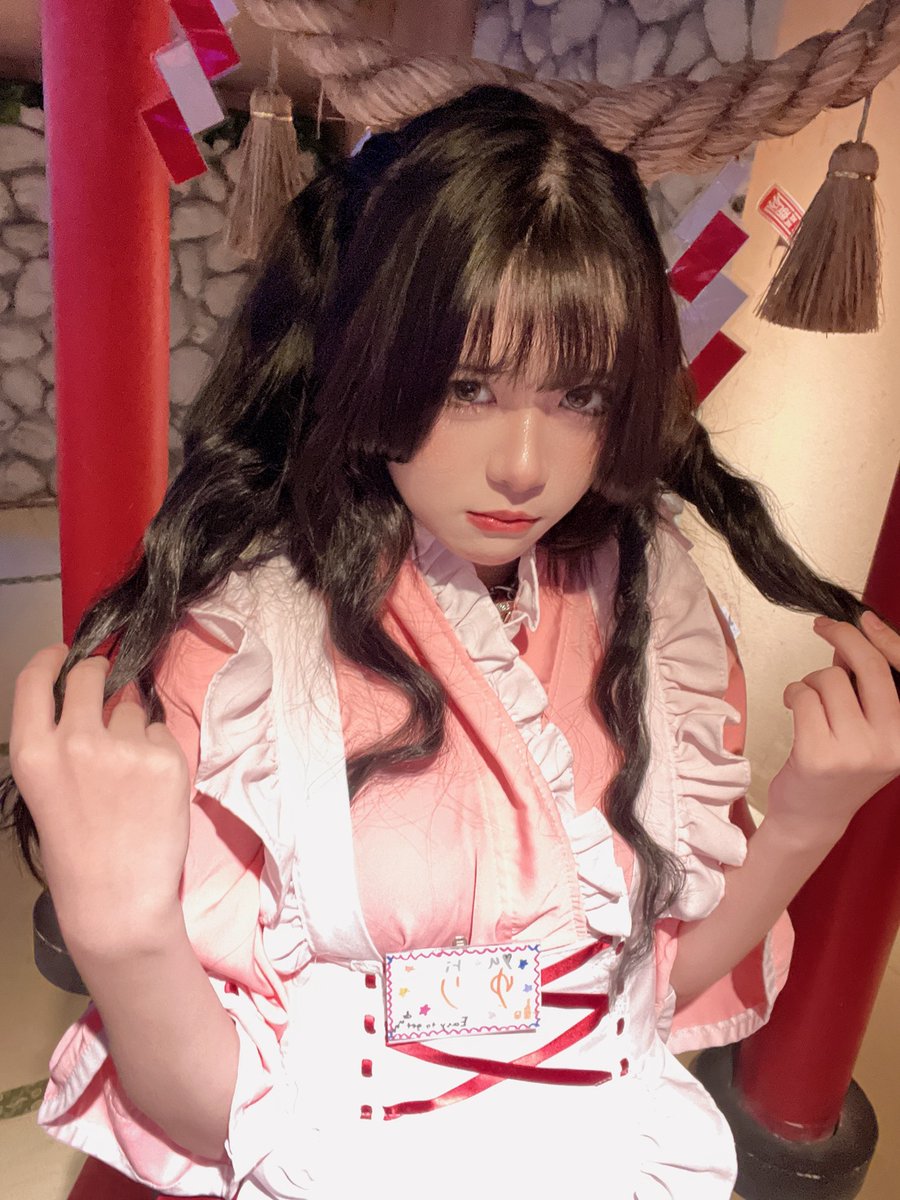 reijo_twn's tweet image. 🏮寝る前に、本日浮遊の幽霊ちゃんは⛩
👻ゆあ
💜おかや
👻たる
💜ゆり

#台灣 #台北 #酒吧 #コンカフェ #コンセプトカフェ #コンカフェ嬢