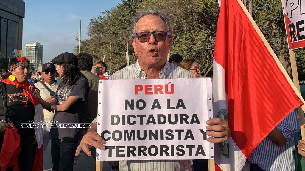 #Lima Caravana del “Fraude”. Sin vergüenza seguidores de López Aliaga alzaron banderas de EE.UU. Gringos se creen con sus banderas de EEUU y de terruqueo. Quien pudiera seguir su locura fraudista, vergüenza ajena
#EleccionesPerú2026