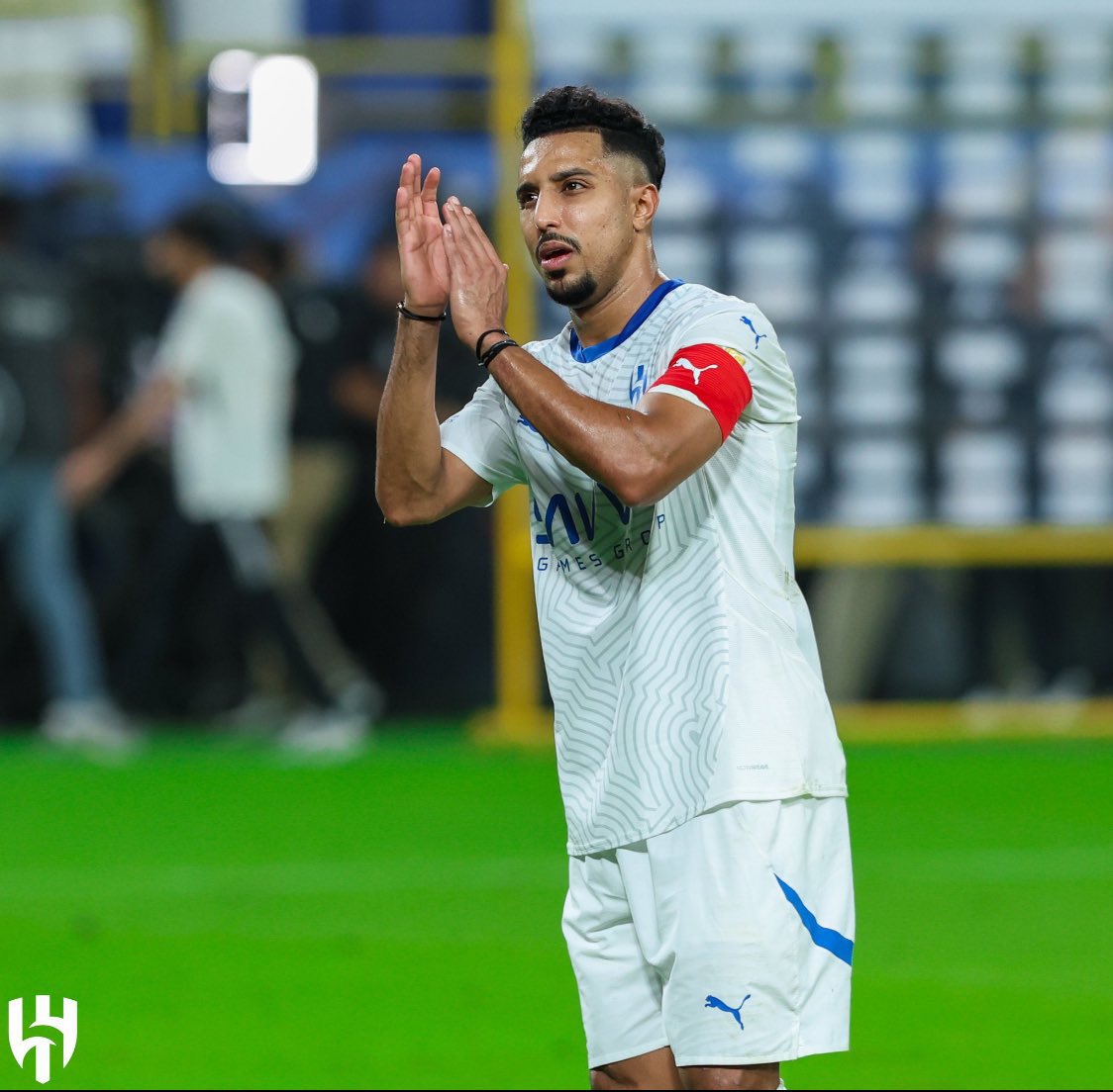 أسطورة tweet media