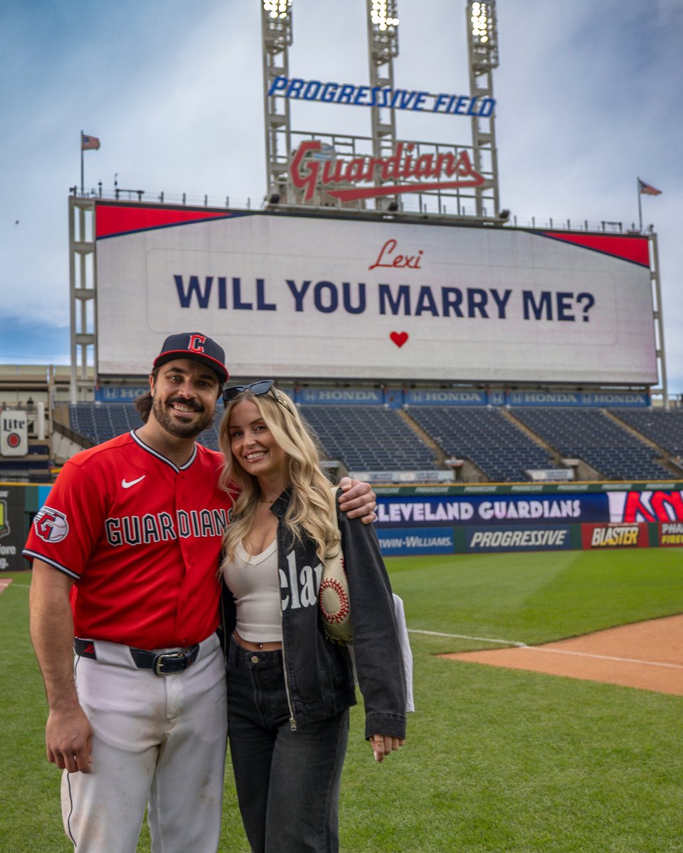 CleGuardians's tweet image. Austin Hedges proposed to his girlfriend, Lexi, after yesterday's win.

She said yes, btw. 🥰

#GuardsBall