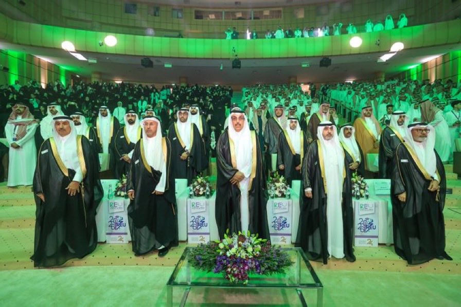alrkham2017's tweet photo. #الرياض
#احتفالات
بفضل الله وتوفيقه احتفلت  #جامعة_رياض_العلم  بتخريج أكثر من 370 خريجاً وخريجة في مختلف التخصصات ، يوم الأحد  ١٤٤٧/١١/٢هـ الموافق ٢٠٢٦/٤/١٩م   تحت رعاية رئيس مجلس أمناء جامعة رياض العلم الأستاذ الدكتور عبدالله بن ركيب الرمال في #مركز_الرياض_الدولي_للمؤتمرات_والمعارض.
وفيما يلي كلمة رئيس مجلس أمناء الجامعة في هذه المناسبة .
@aralshammery 
@arp_org_sa 
::