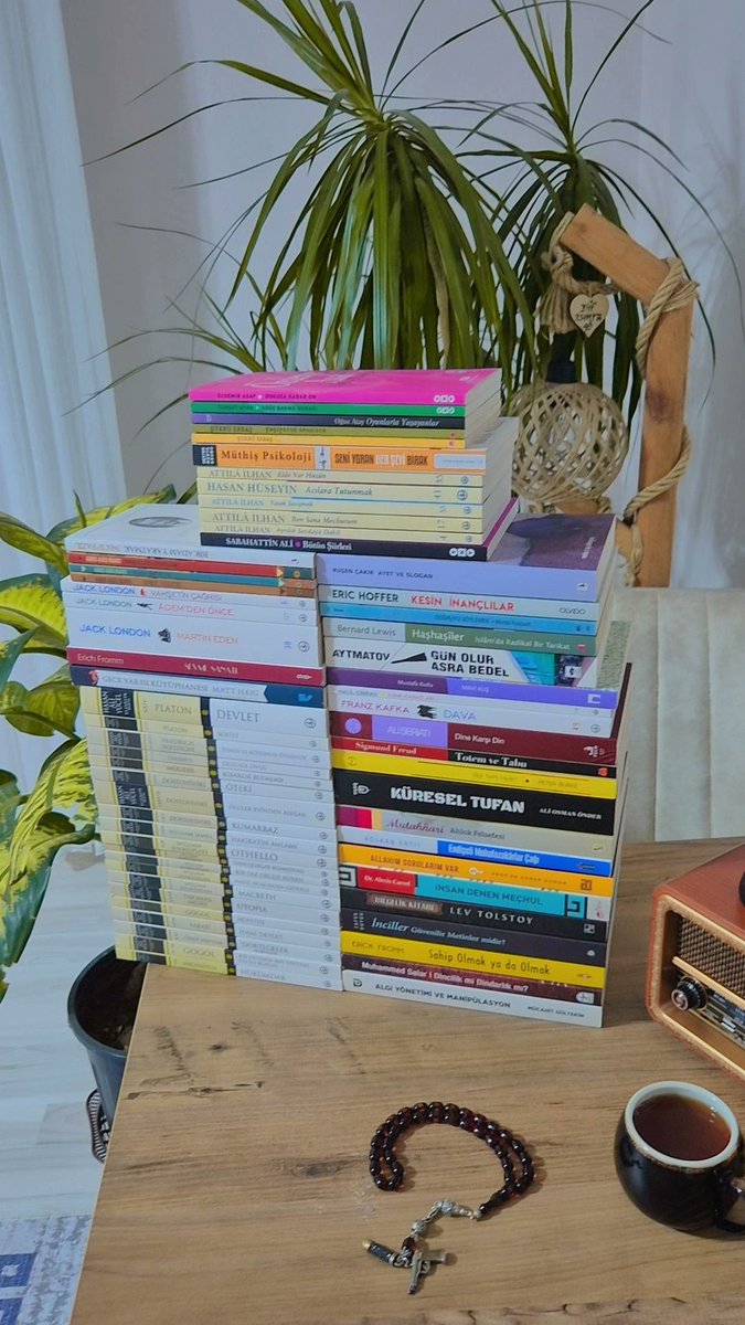 Bugün ( Biyolojik ) Doğum Günüm… 

Kendime Kitaplarla Yatırım Yaptım. En Güzel Hediyem, En Derin Mutluluğum, Bilgiye Açılan Kapılardır...