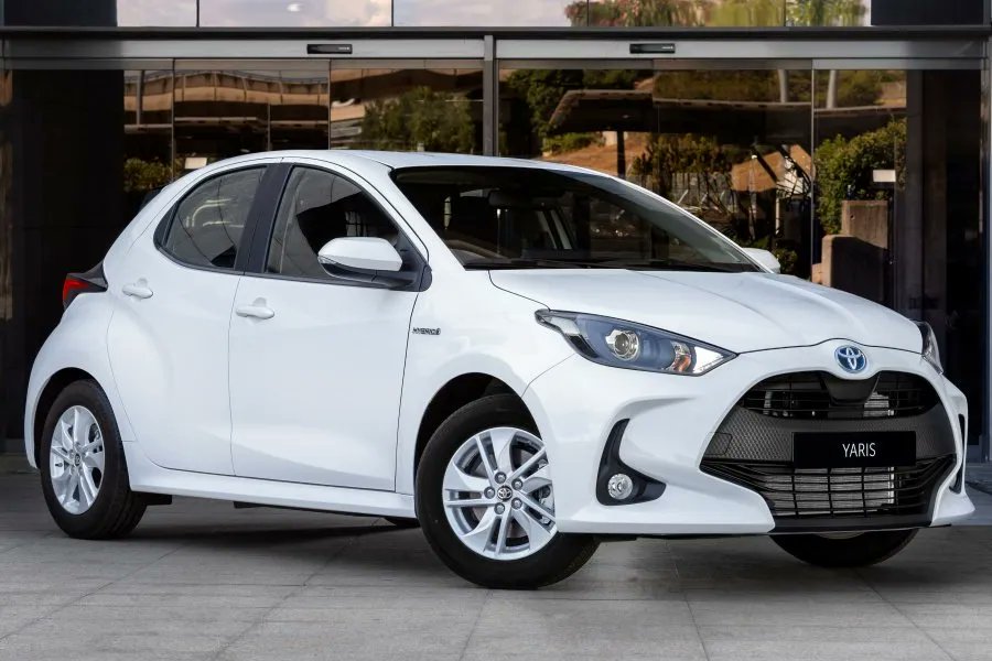 Autosdeprimera's tweet image. EN EL MUNDO | El nuevo Toyota Yaris HEV es un hatchback con esquema full hybrid de 116 hp de potencia, el cual llega importado desde Francia a un precio de $89.900.000.

Más detalles aquí: autosdeprimera.com/autos-de-prime…
#ToyotaYarisHEV #toyotayaris #toyota #yarishev