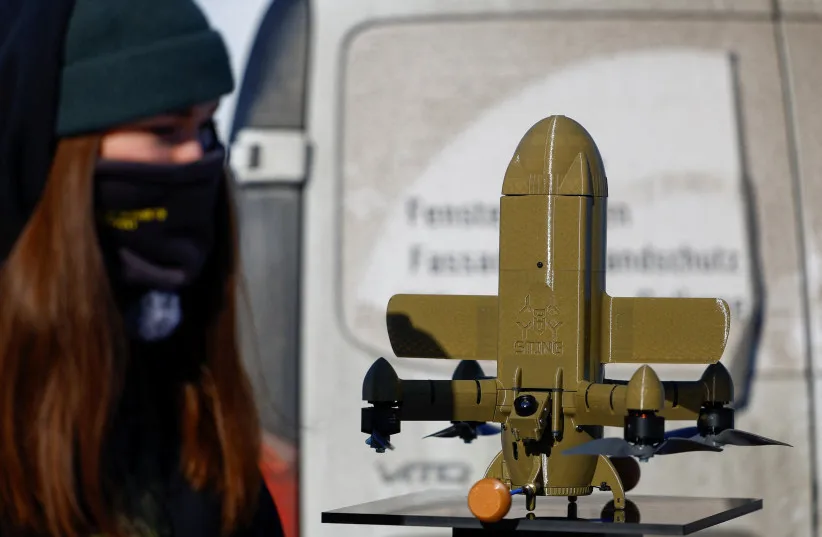 MarioNawfal's tweet image. 🇮🇱 Israel is buying 12,000 FPV combat drones. and the most interesting part isn't the number.  

It's what they're paying for.  

The new batch costs significantly more per unit than the 5,000 bought in 2025. The difference: night capability and a strict ban on Chinese