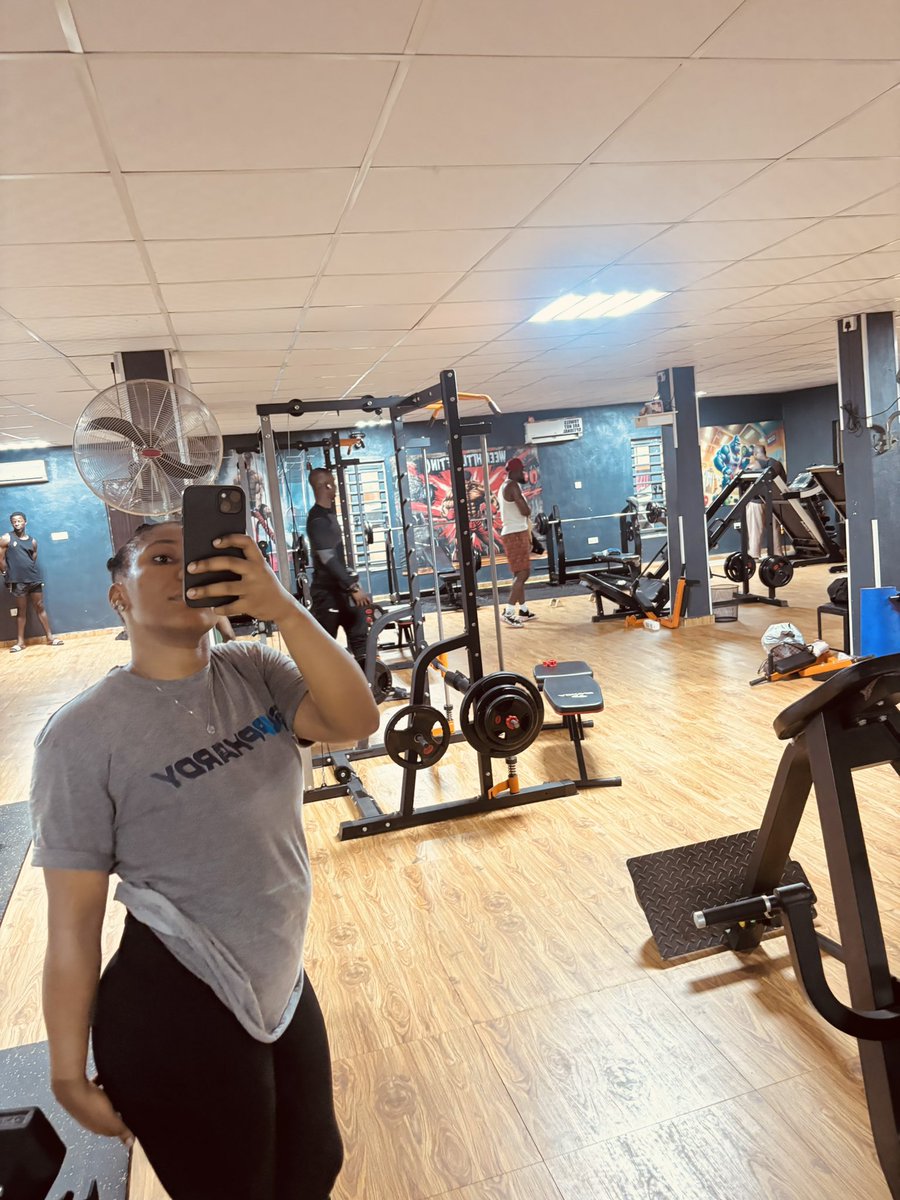 UYAIGLOW1's tweet photo. The goal is to build muscles and stay fit @Supphardy https://t.co/SSKYOymJpi