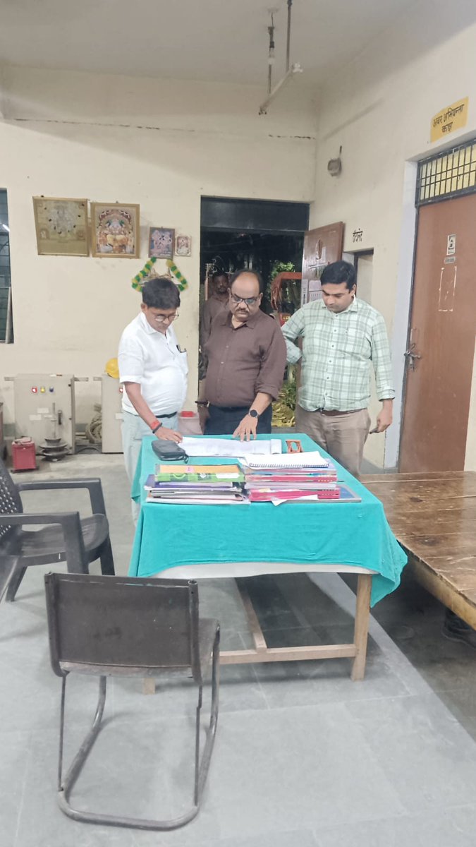 puvvnlvaranasi's tweet image. #Inspection
Today20.04.2026 Measurement of Supply Position and SSO Updates of Planned Shutdowns/Breakdowns on the #Workforce1912Appsavy at New Dulatpur substation by EE UEDD Sarnath Varanasi under UEDD Sarnath Varanasi.
@PuVVNLHQ @UPPCLLKO @aksharmaBharat  @mduppcl @ChairmanUppcl