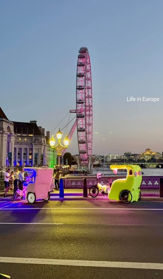 Neighbo_7's tweet image. Transport 🚲 within the capital #London in the evening #England