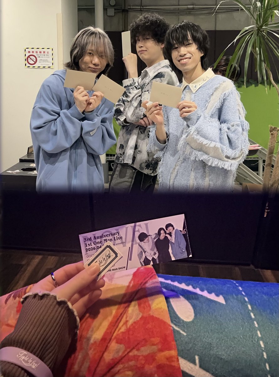 マ tweet media