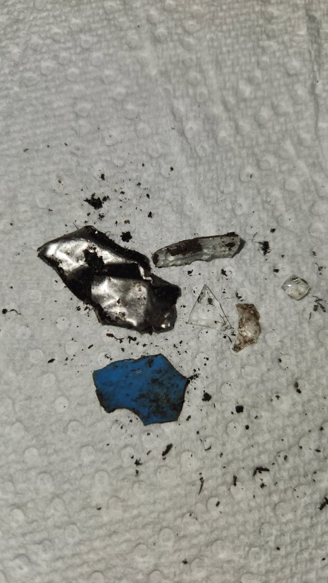 WTF Scotts!?!? DO NOT BUY!!! They are selling you literal trash! Are they getting this "LawnSoil" from their local dump!?!? Metal, Plastic and Glass!? That's all the f*cking recycling bins! I'm so pissed rn... I've got small kids that play in our yard!!!! 🤬🤬🤬