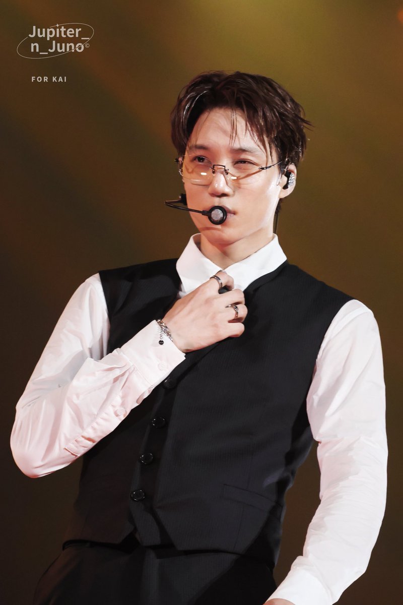 Jongin Pics ♡ tweet media