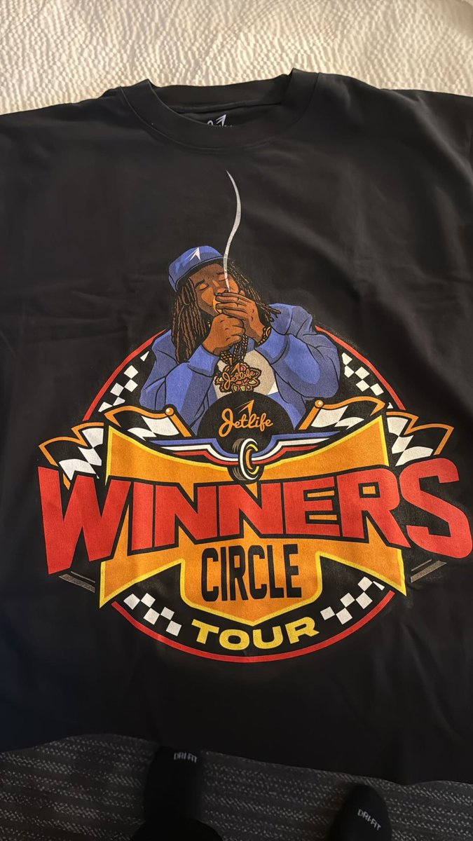 MarkyDee3's tweet photo. Tour shirts go crazy too 🔥🔥 https://t.co/5RJZ8QUD9X