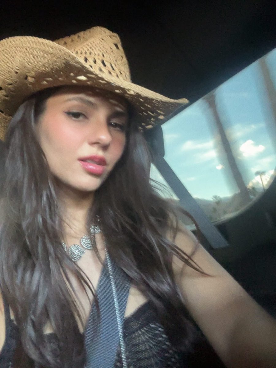 Victoria Justice tweet media