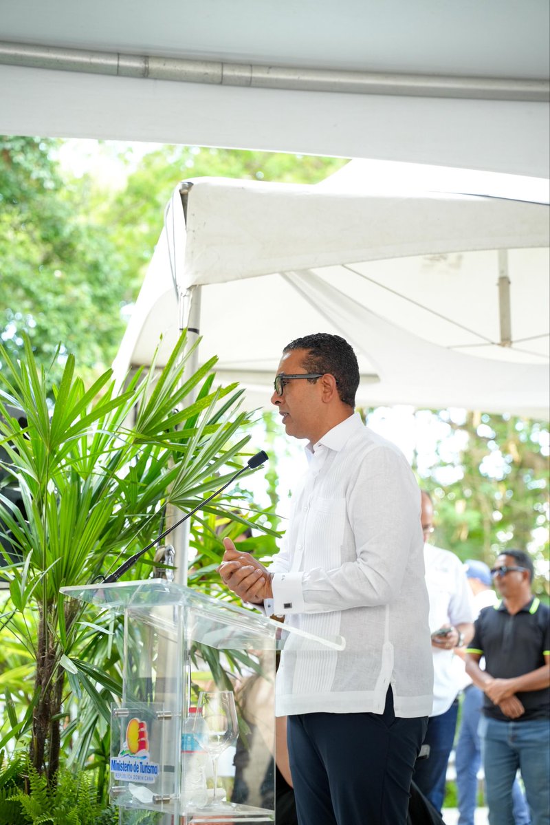 Ministerio de Turismo RD tweet media