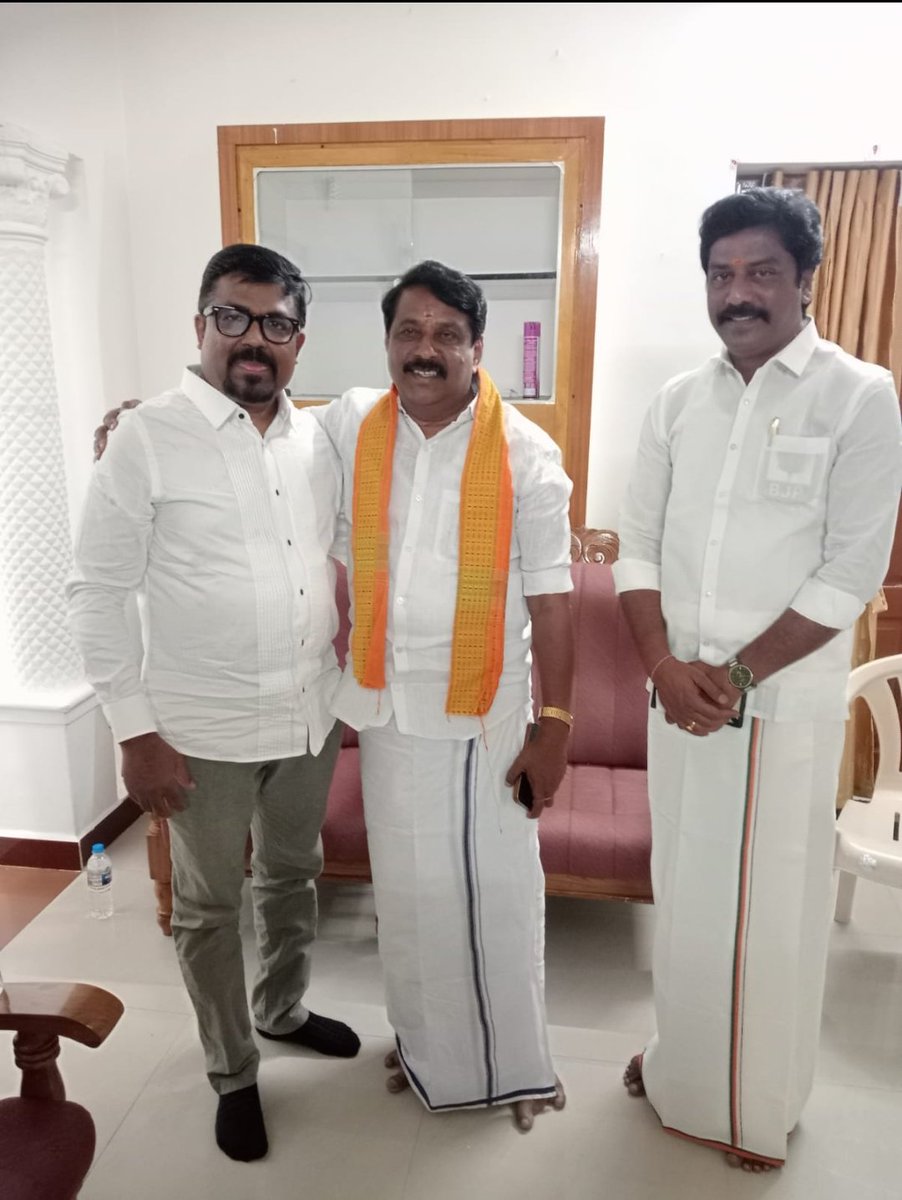 R_SEKAR_IRS_Rtd's tweet photo. சாத்தூர் சட்டமன்றத்தொகுதி வெற்றி வேட்பாளர் @NainarBJP  அவர்களுடன் !

20/04/2026 https://t.co/MdaKYNcsD1