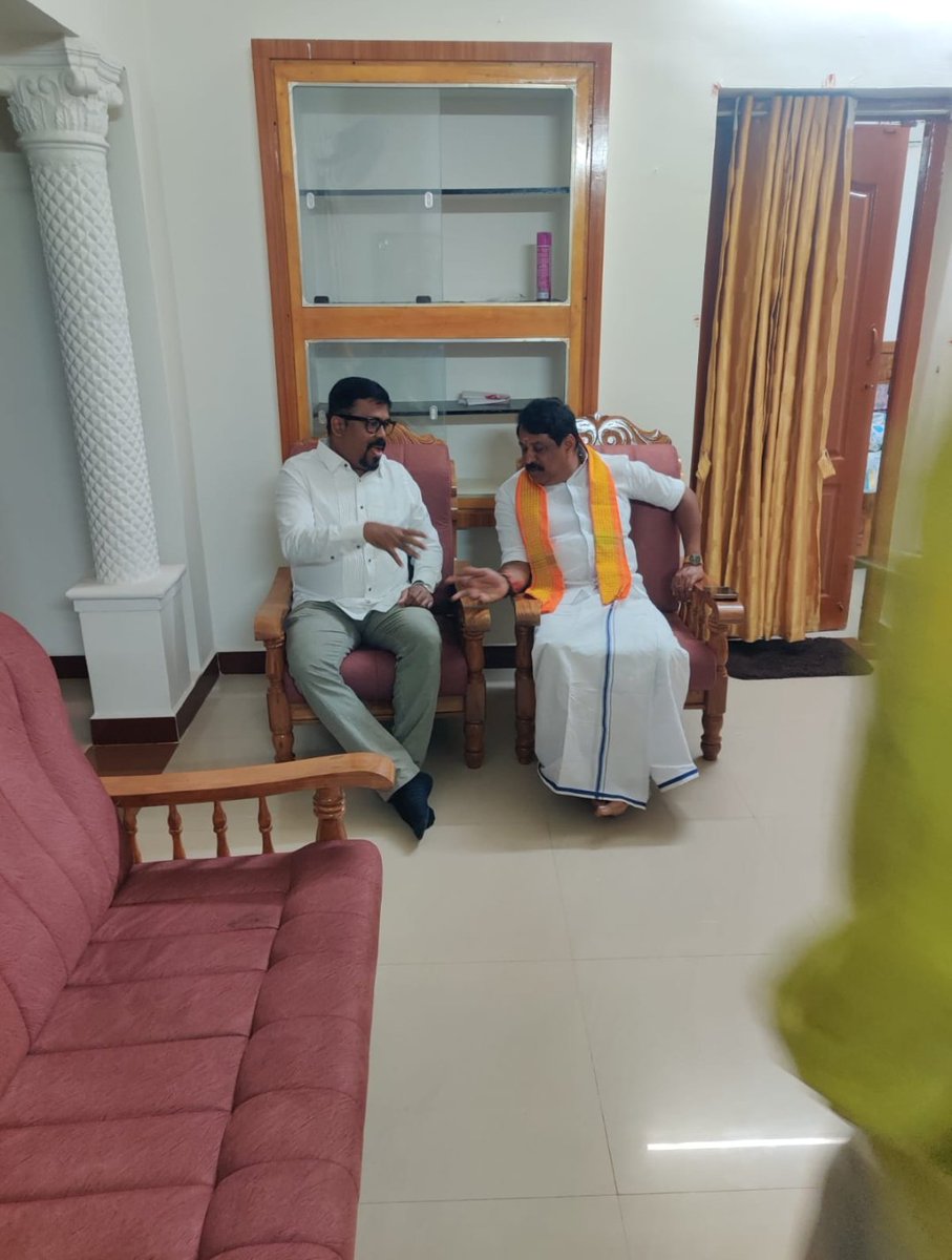 R_SEKAR_IRS_Rtd's tweet photo. சாத்தூர் சட்டமன்றத்தொகுதி வெற்றி வேட்பாளர் @NainarBJP  அவர்களுடன் !

20/04/2026 https://t.co/MdaKYNcsD1