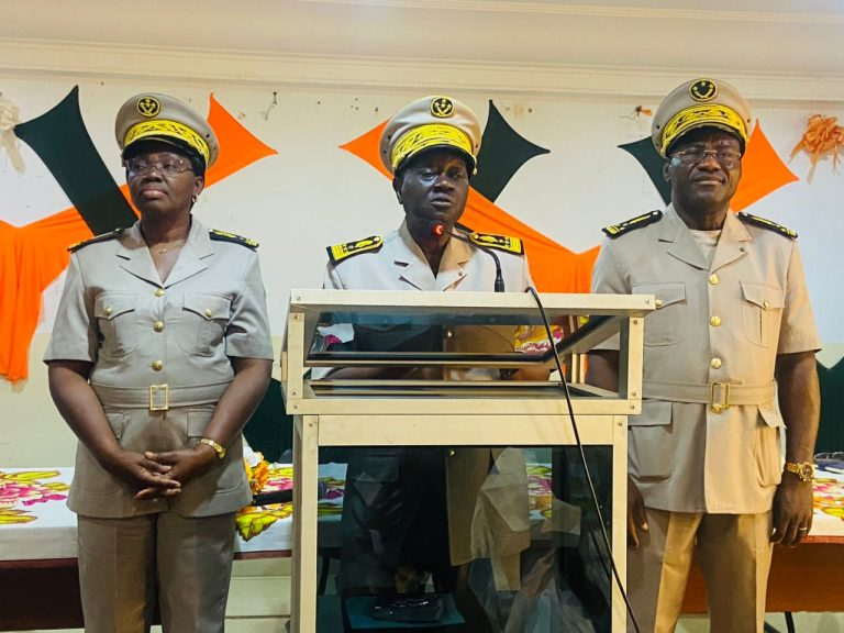 de_la8183's tweet image. 🕊️ Côte d’Ivoire : décès de l’ancien gouverneur régional André Éponon Asomo. Hommage à un haut fonctionnaire ayant servi l’État pendant plus de 45 ans, notamment à Korhogo.
Condoléances à sa famille et à ses proches.
#CIV #CôteDIvoire #Hommage