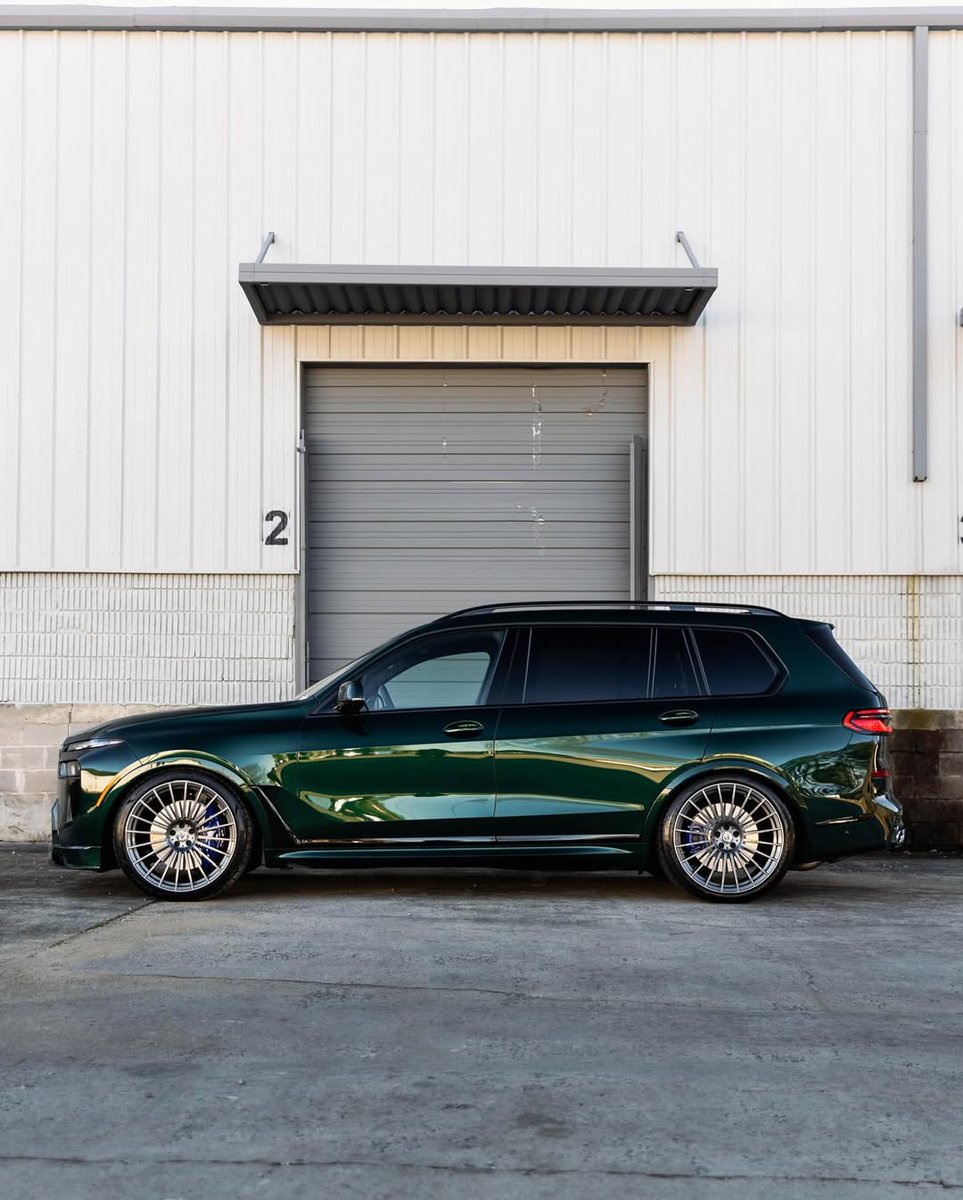 nocarcontext's tweet photo. BMW Alpina XB7💚💚 https://t.co/6GZ5QKaAls