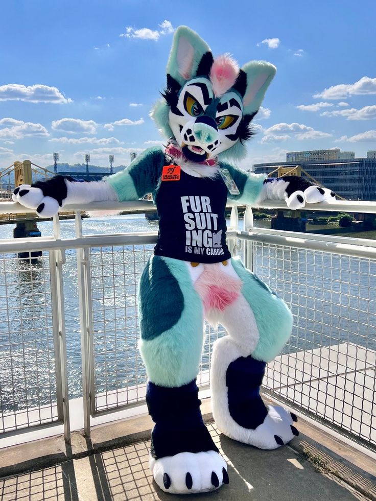 madisoncarter_9's tweet photo. Main character energy, fur edition 🔥🐾
#fursuit #fursuitmaker #commsopen https://t.co/MyMI3Z0jux