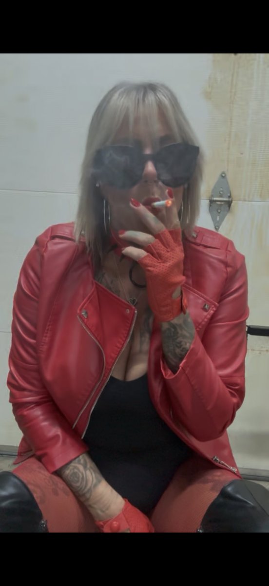 GoddessK 🚬🚬🚬 tweet media