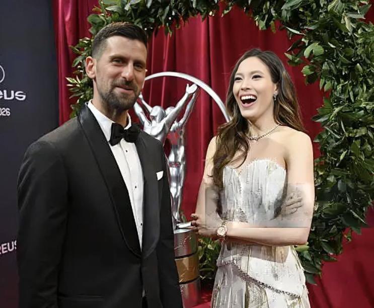 nick_ally1986's tweet photo. Oh just Two GOATs together : Novak Djokovic 🇷🇸 🤝 Eileen Gu 🇨🇳 https://t.co/HKibTAEozh