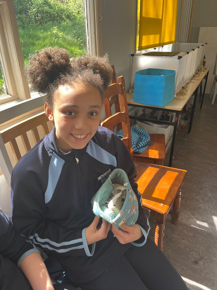 stmarysnsLK's tweet image. The sun was shining for week 5️⃣ at @DoonSocialFarm ☀️ The group enjoyed the outdoors, rolling down the green hills and skimming stones on the pond. Afterwards, they enjoyed homemade vegetable soup with soda bread 🥕 🥦 🥔 🍞 #SocialFarm #LifeSkills #Outdoors