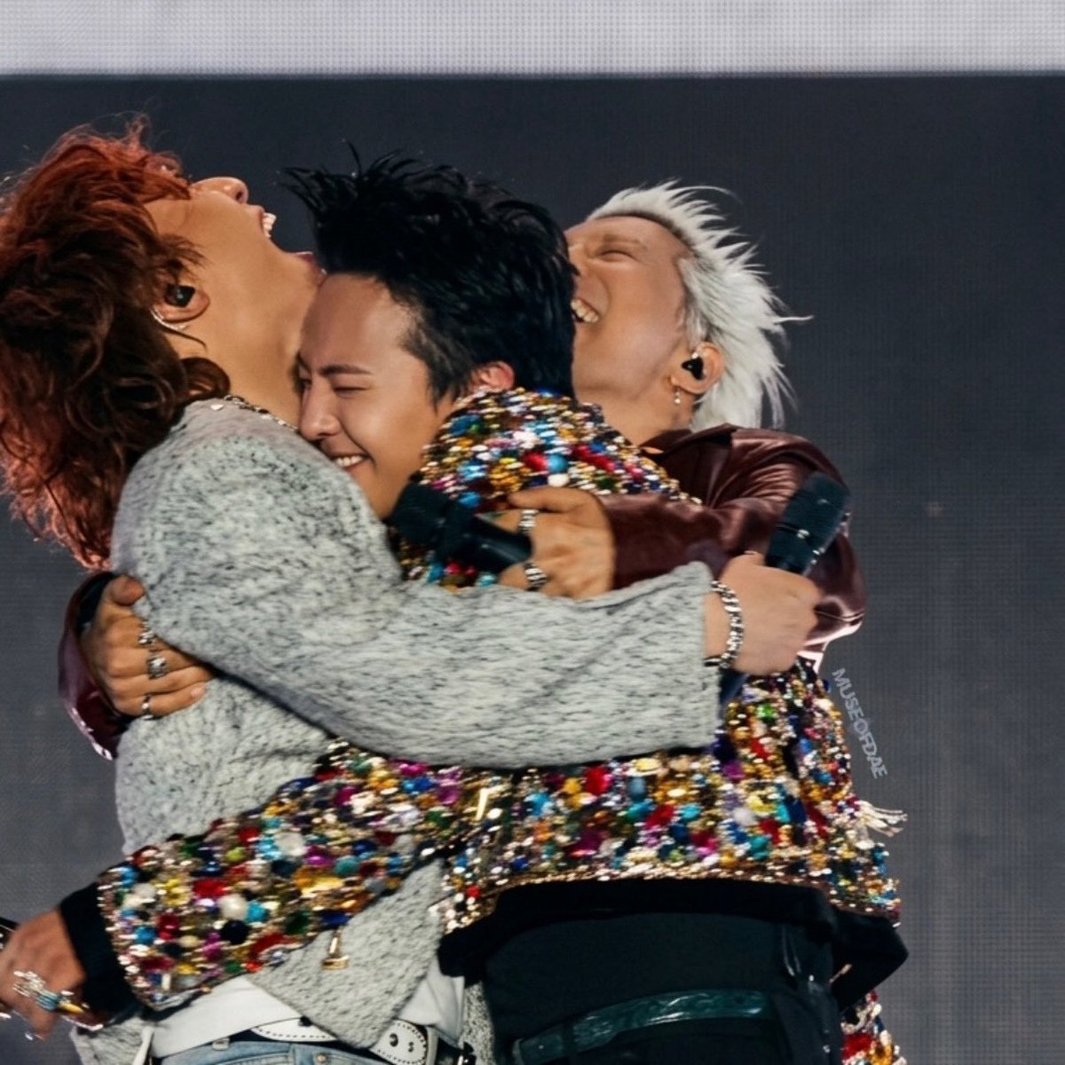 museofdae's tweet image. I love seeing GD hugs Daesung like that😭💛 they look precious😭😭💛💛 MY GDAE BABYYYY

#BANGCHELLA #BIGBANG_IS_BACK