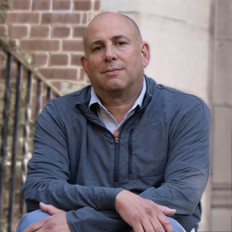 UF_CLAS's tweet photo. Congrats to Jason Storch, a CLAS academic advisor, on being named the University of Florida’s Undergraduate Professional Advisor of the Year. 👏

Read more: https://t.co/i3PVlJ84Sc https://t.co/MyqlfPbjin