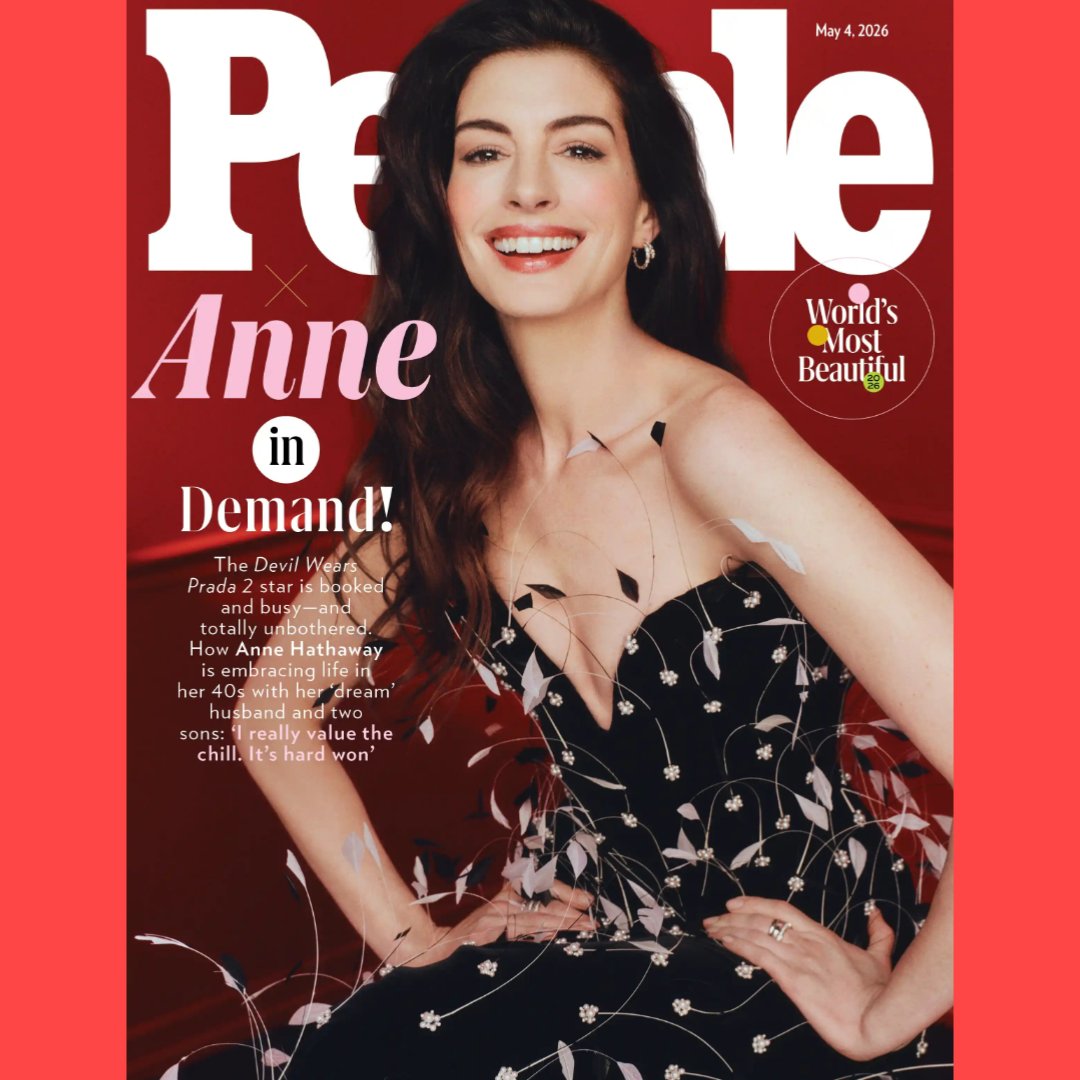 celebrityhki's tweet image. #annehathaway Is @people's World’s Most Beautiful Cover Star — That's All!

#AnneHathaway é a estrela da capa da revista #PEOPLE eleita a mais bonita do mundo — e isso é tudo!