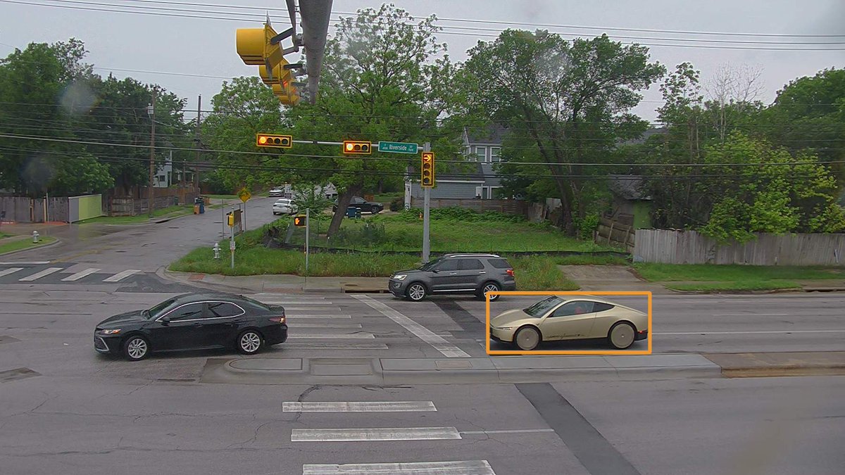 CybercabSpotter's tweet image. RIVERSIDE DR · maps.google.com/?q=30.222618,-…

#cybercab #tesla #robotaxi