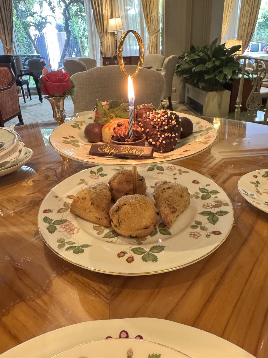 Susan 🍷 tweet media