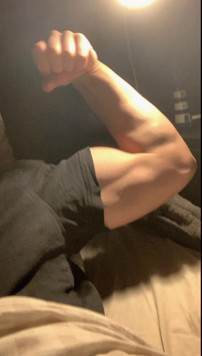 MaxMasterek6's tweet image. Który cwel się zgłasza na wieczorne dojenie?😈😈 DM OPEN
#master #cashmaster #teenmaster #slave #payme #paypig #findompl #maledompl #bankomat #biceps