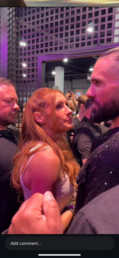 TSthemanBL's tweet photo. She wants to give him a kiss so bad😂🤍 https://t.co/ooL6CNm6UU
