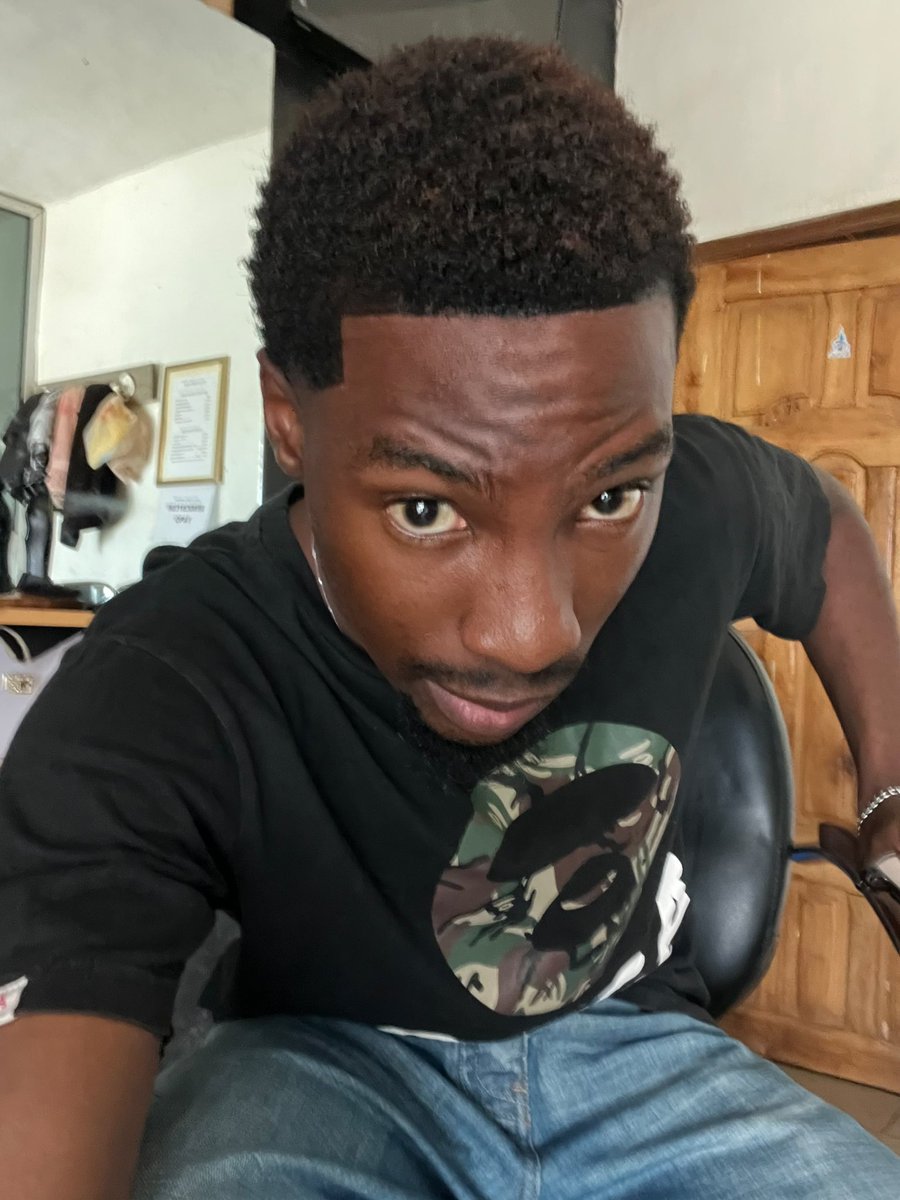 DickBde's tweet photo. Cute and simple 🤎🖤 https://t.co/BWukccKu23