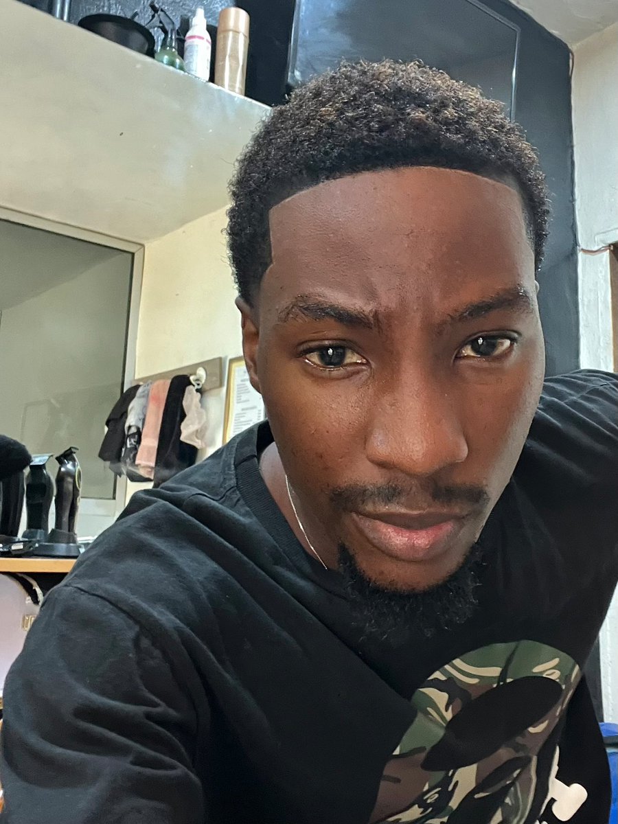 DickBde's tweet photo. Cute and simple 🤎🖤 https://t.co/BWukccKu23