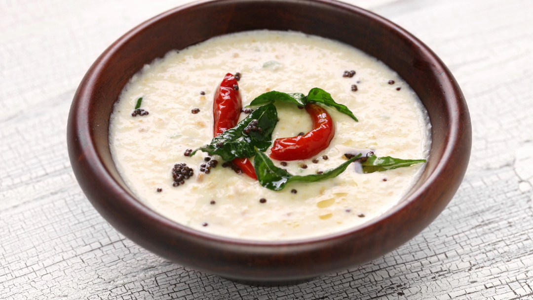 worldfoodwine's tweet photo. Coconut chutney.

Tamarind for tang. Jaggery or sugar for sweetness. Dried coconut for body. Garlic and chili for heat. Garam masala to tie it together.

https://t.co/Sqavd8piZ2

#food #chutney #coconut #indianfood #condiment #dosa #worldfoodwine https://t.co/Bh3vyrRjpW