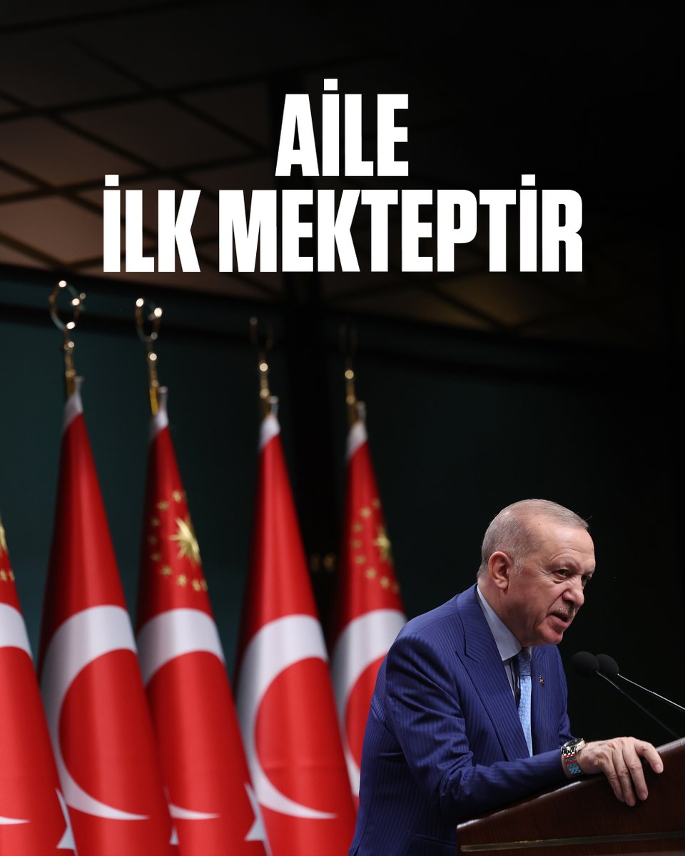 Aile kültürün, millî ve manevi değerlerin taşıyıcısıdır; ahlakın, şefkatin, diğer canlılara merhamet ve empatiyle yaklaşmanın öğretildiği ilk mekteptir.

Aile kişinin ilk okuludur. Eğitim ailede başlar. Sosyalleşme ailede başlar. Adabımuaşeret kuralları ailede öğretilir.
 
Birey