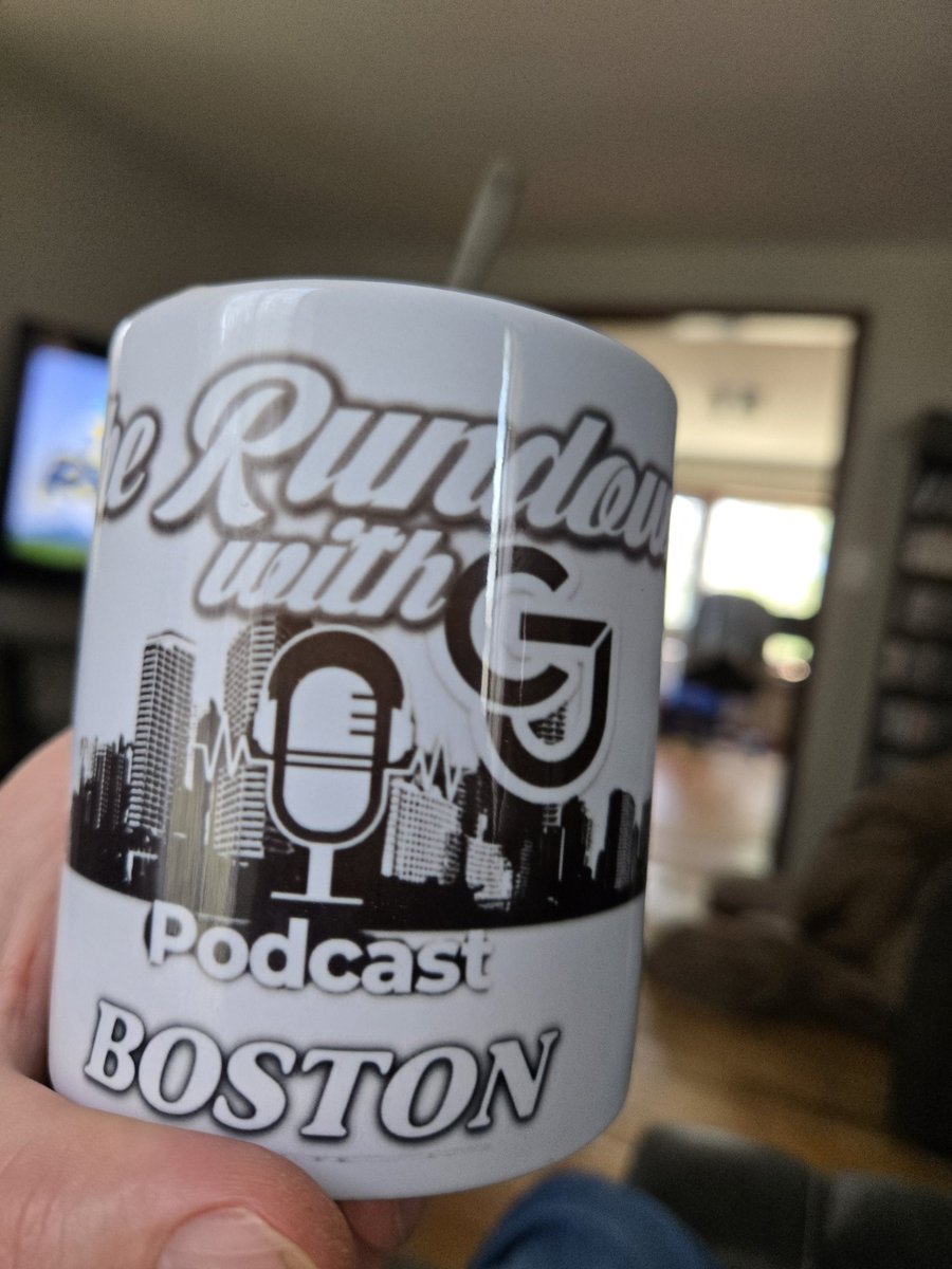 darylc395's tweet image. Having a hot chocolate in my favorite mug!  @CardiacDrop #podcast #TheRunDown #AfterHours