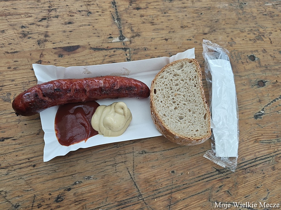 MojeWielkieMecz's tweet image. Catering na stadionie Szombierek podczas meczu z Rakowem II Częstochowa 0:3, IV liga (level 5.) #groundhopping