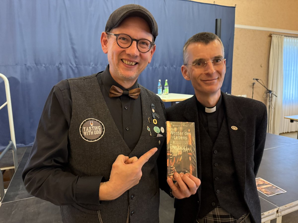 WolfgangFRothe's tweet image. Gestern spirituelles Whisky-Tasting in Vorbach in der nördlichen Oberpfalz. Unter den Gästen: Whisky-Koryphäe Udo Sonntag! Hab mich sehr über seine Teilnahme und natürlich auch über die der vielen anderen Whisky-Liebhaber*innen gefreut!

#Whisky #Whiskey #Schottland #Irland