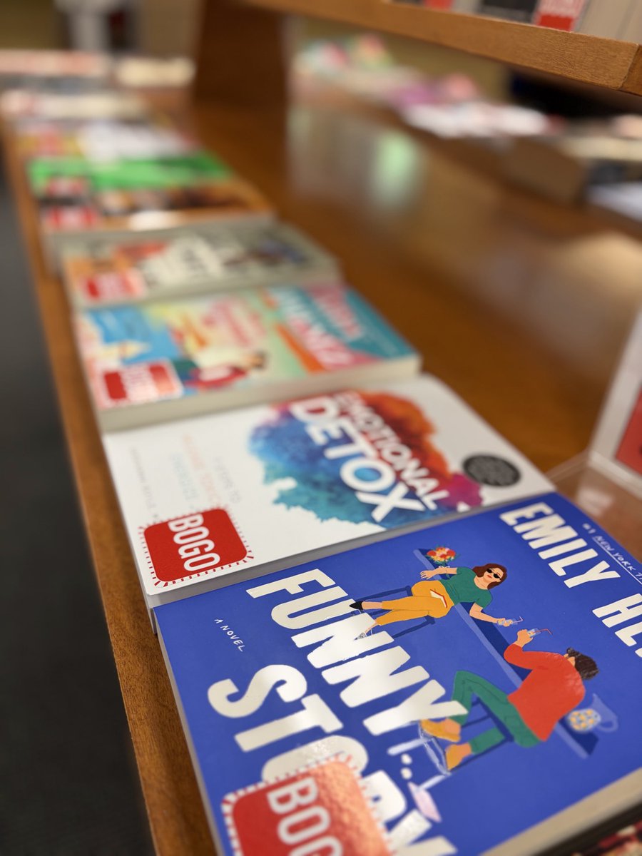 UTCBookstore's tweet image. ✨Hey Mocs! ✨The semester is quickly coming to a close and summer break just around the corner! ☀️Stop by for new books for the summer with our buy one get one 50% off!📚📚

#utc #summerbreak #newbooks