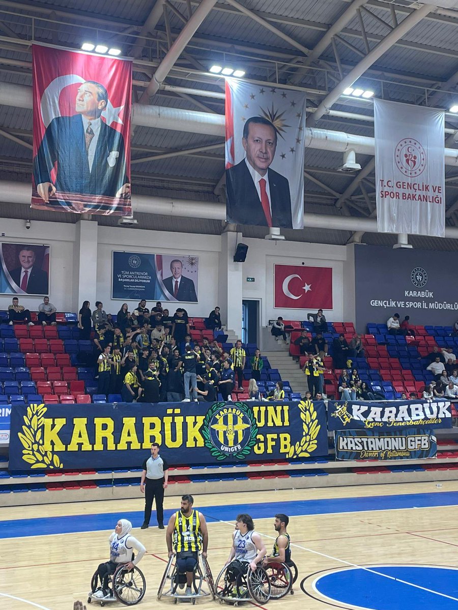 KARABÜK FENERBAHÇE'YE DEPLASMAN DEĞİL!

Karabük Demirkartal - FENERBAHÇE Maçında Fenerbahçemizi Yalnız Bırakmadık.

#GFB