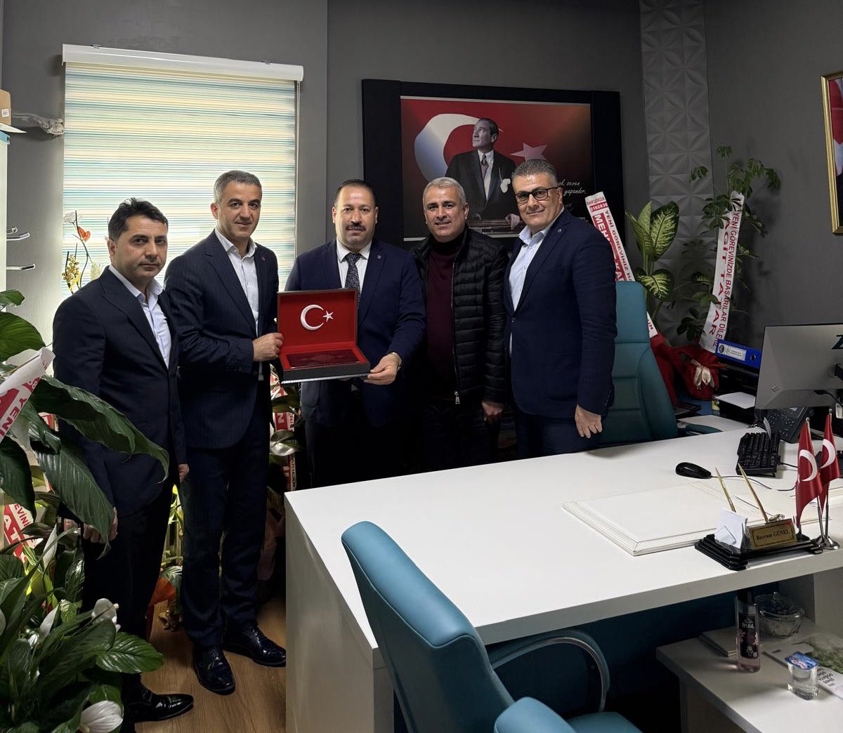 Hayırlı Olsun

Şırnak #MemurSen yönetimimiz ile birlikte İl Sivil Toplumla İlişkiler Müdür V. Sn Bayram GÜNEL beye hayırlı olsun ziyaretinde bulunduk.

Syn müdürümüze her bir hayırlı işlerinde muvaffakiyetler dileriz.