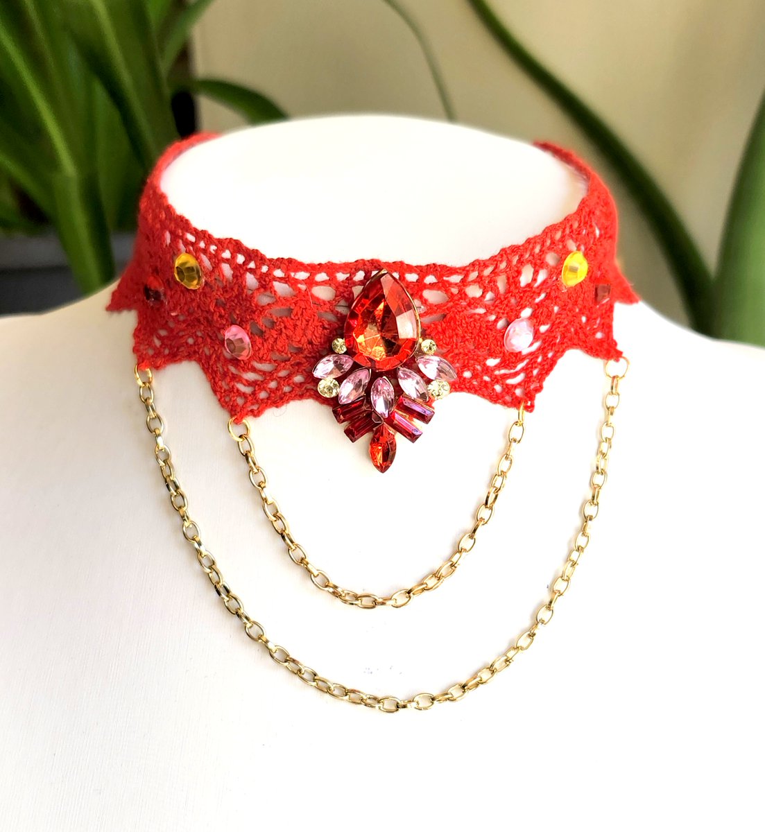 TheAthenasRose's tweet photo. 💥Necklaces and Necklace Sets Are on Sale This week Only!💥

🏬Get 20% off exclusively on our Etsy shop: https://t.co/PuzFr0wFbM

💎Turn heads with our bold necklaces, make a statement with our sets, or make a Diva entrance with our Victorian chokers. 💎

📅Sale Ends April 25th.

#StatementJewelry #Sale #HandmadeJewelry #EtsySale #WearableArt #VictorianChokers #MensJewelry #GiftIdeas #AthenasRose