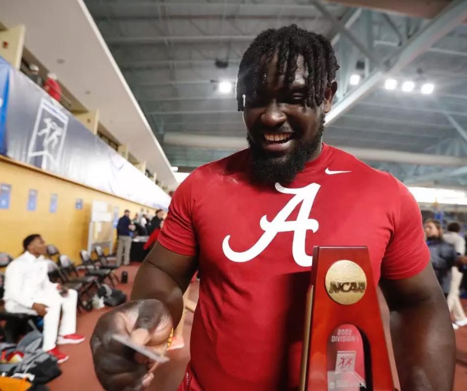 TheBamaStandard's tweet image. Congratulations to Alabama legend @Obaofwwe for taking down Brock Lesnar in an impressive Wrestlemania debut! 🔥

We’re not surprised. You’re Built By Bama. 🐘 

#Alabama #RollTide #WWE