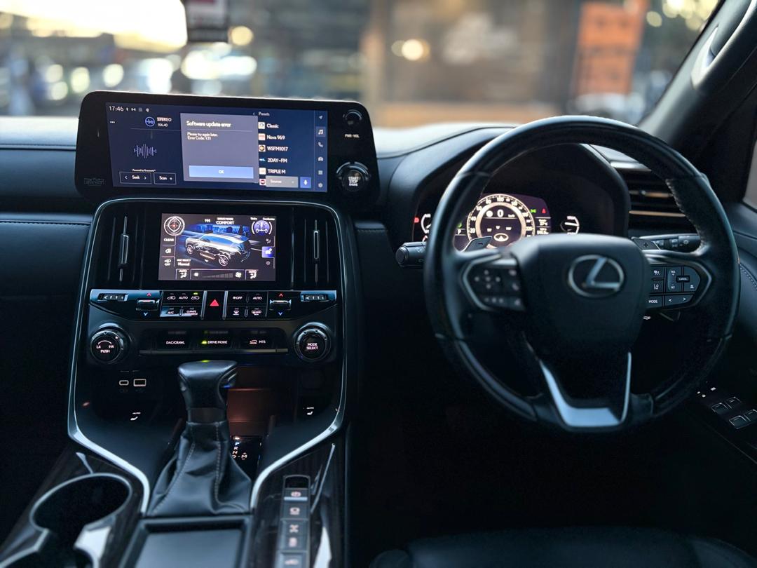 Panjapmotorszim's tweet photo. The 2024 Lexus LX 500d — where luxury meets unstoppable performance.
Specs:
• Mileage: 19,095 km
• Engine: Diesel
• Seating: 7-seater
•Price: $198,000 USD
📍Available at Panjap Motors
📞 +263 78 978 8615
#LexusLX500d #LexusZimbabwe #CarForSale #ZimbabweCars #PanjapMotors https://t.co/ZF6ZKsLO3A